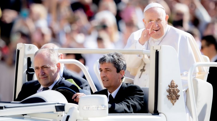 Папа: не бути пенсіонерами, що меланхолійно наповнюють свою порожнечу